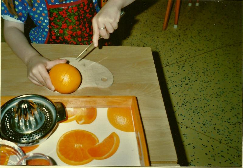 Arbeitsfoto Orangen auspressen